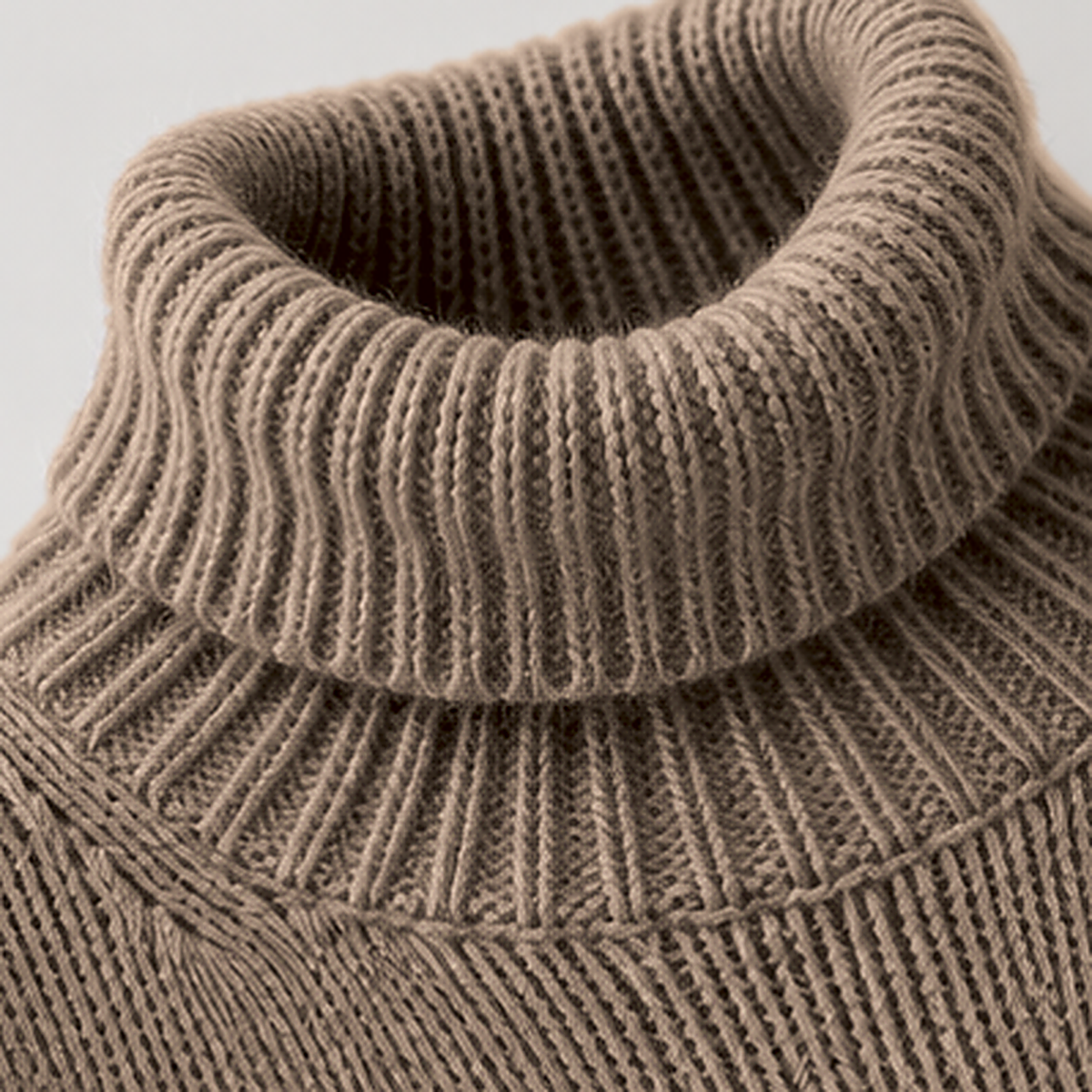 Wollpullover mit Rollkragen – Zeitlose Eleganz für kalte Tage