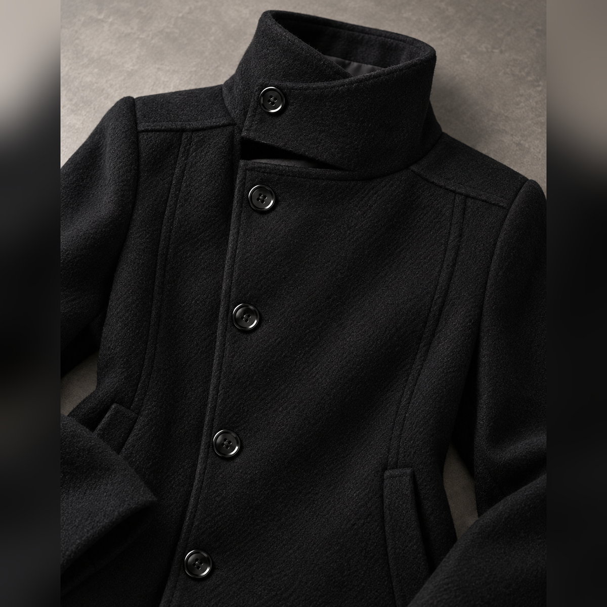 WinterVibe Noir – High-Neck Jacket